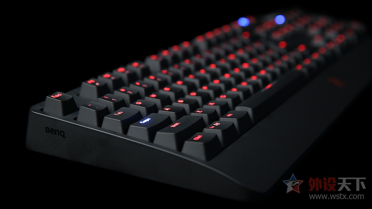 多彩机械键盘评测,雷迦机械键盘评测