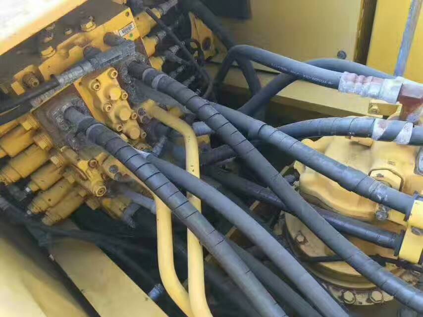 二手挖掘机分析,二手小松110挖掘机