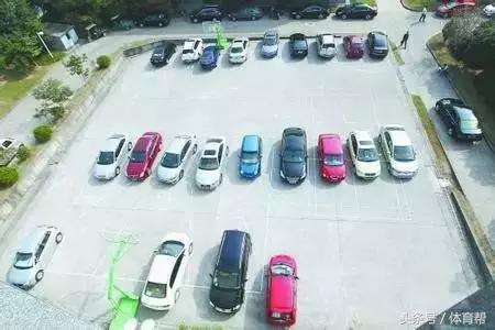 那些年被人强占的球场，看完之后寒了所有球迷的心！