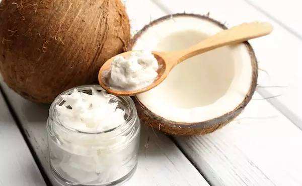 头发干枯像稻草小秘方,头发打结又卷起来怎么办