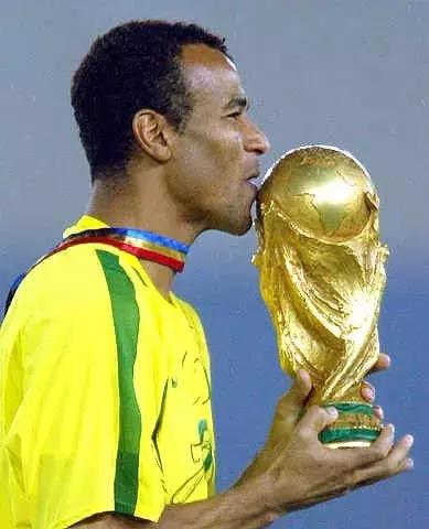 著名足球2号卡福,卡福领衔众神卫