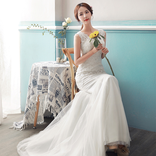 胸小的新娘怎么选婚纱,胸小的新娘穿什么婚纱