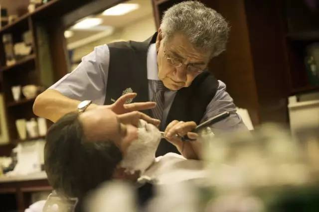 剃须美学，每一个清晨都是一次感悟人生与加冕仪式