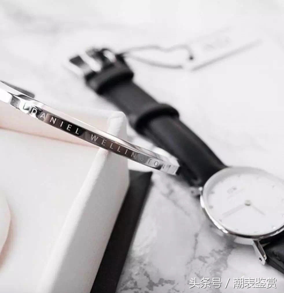 如何辨别dw00100219手表真假 (怎么区分dw手表真假)