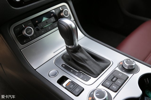 大众途锐对比沃尔沃xc90,大众途锐越野测试xc90