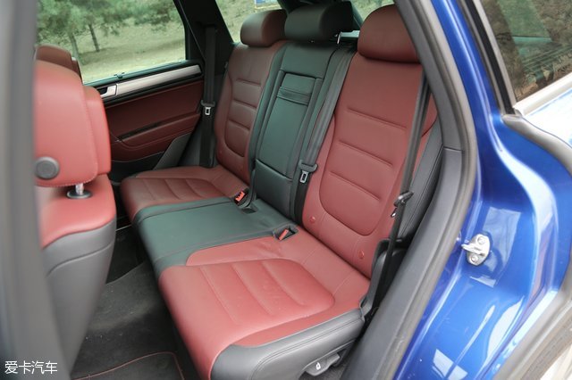 大众途锐对比沃尔沃xc90,大众途锐越野测试xc90