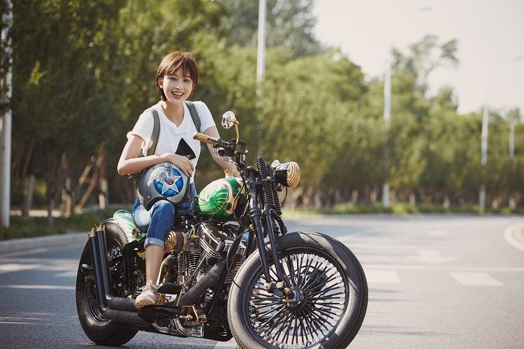 张俪安踏,张俪代言安踏同款鞋