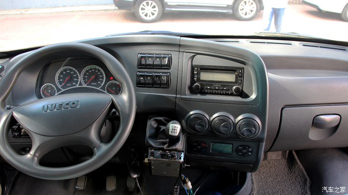 新款依维柯宝迪改装,依维柯宝迪透镜改装