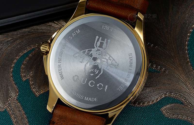 gucci鑵曡〃鐝犲疂绮捐嚧缁嗚妭鍖犲績鍛堢幇,gucci鏂版dive鏈烘鑵曡〃