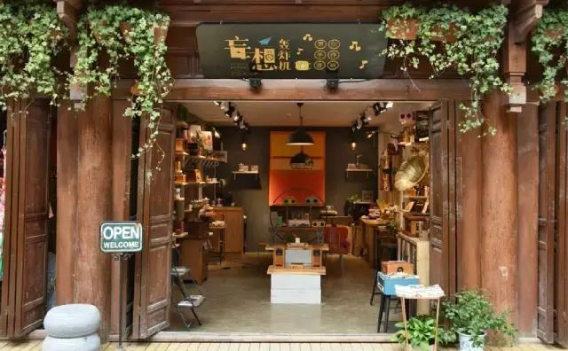 丽江这些有故事的小店,和那些江湖中的人!