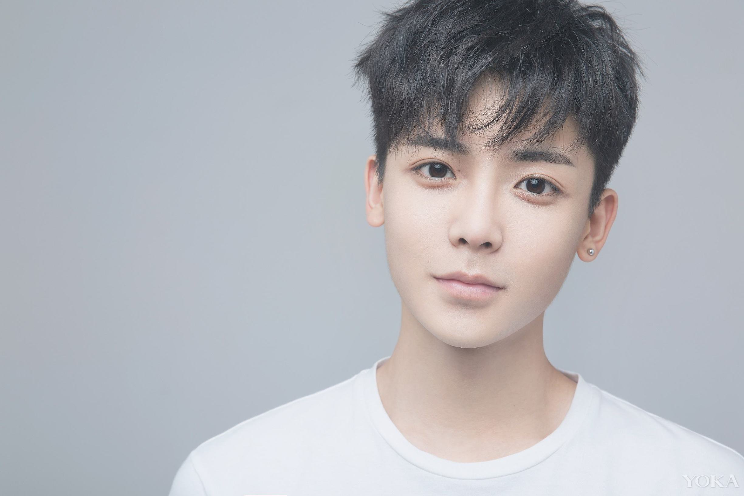 看八卦明星热门视频,马天宇鹿晗穿女装