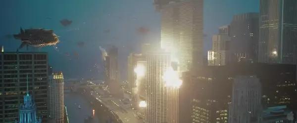 和《变形金刚》里的爆炸相比,《速激8》简直弱爆了