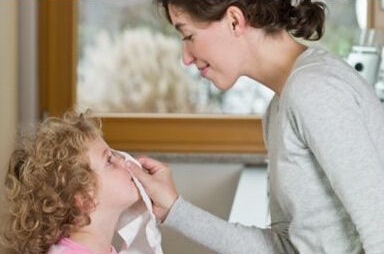 小孩流鼻血最简单有效的解决方法,小孩流鼻血的正确处理方法