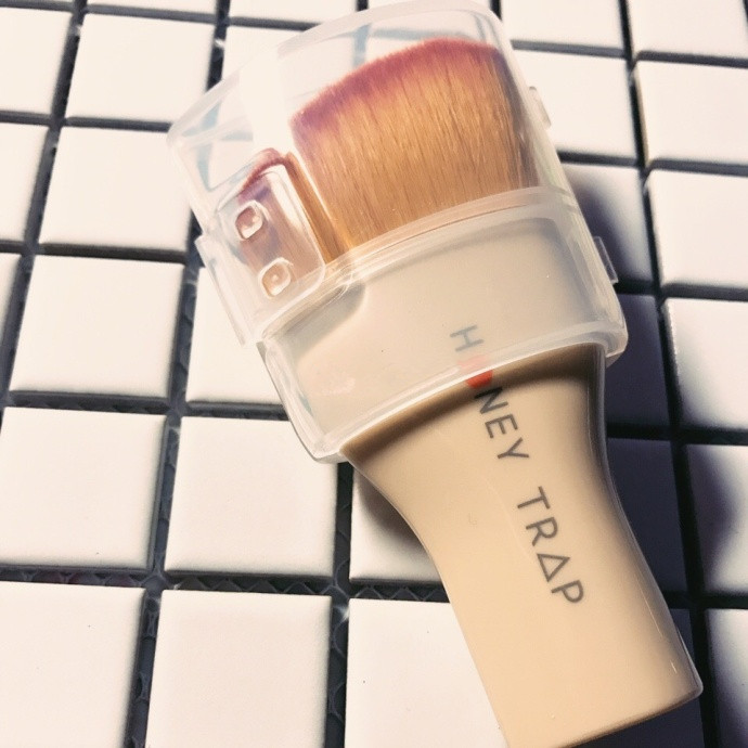 平价*党**剁手记百元内超值粉底刷——赫妮特多角粉底刷