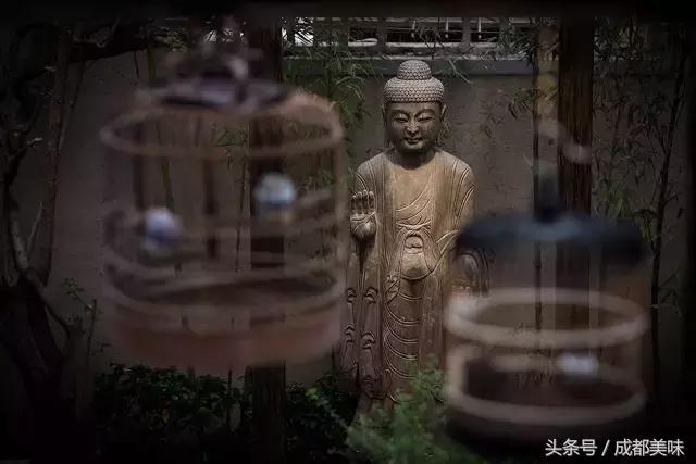 硬是歪得起飞！这家店包含四季，还扬言要吞吐万物！