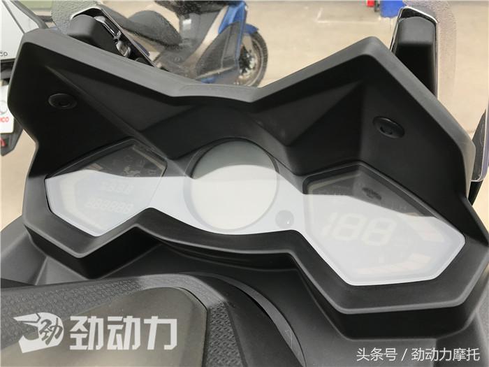 光阳赛艇400和ak550哪个好,光阳赛艇400对比光阳ak550