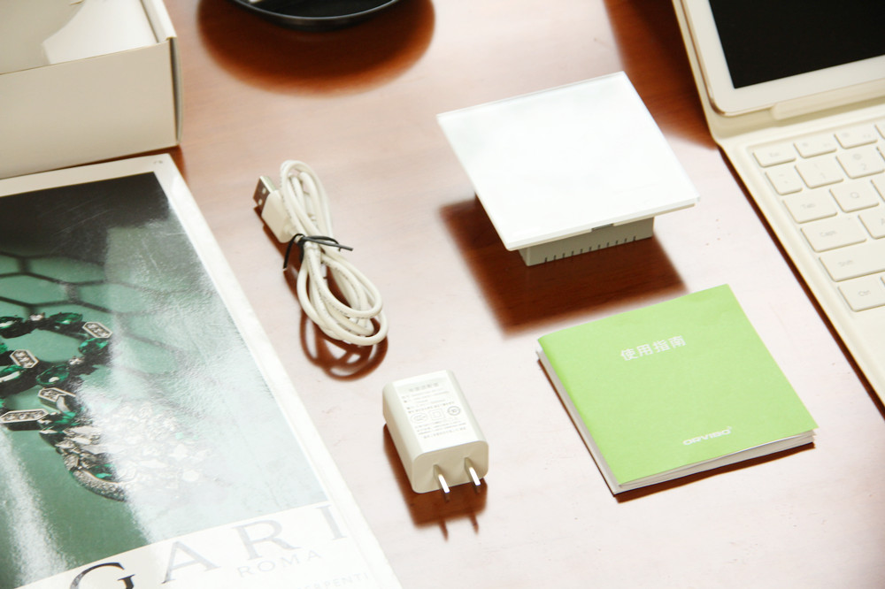 自从有了它把家里的遥控器都扔了,把家里的遥控器玩坏了