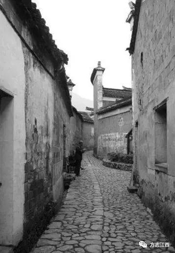 上海人说普通话口音很怪,上海弄堂的真实写照