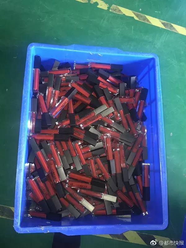 假冒化妆品最新案例,大批化妆品真假