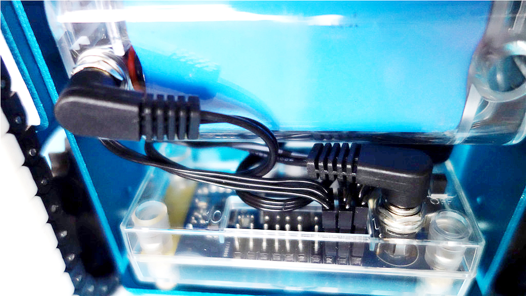 行进、踢球、摇头晃脑样样行，DIY、编程、智能交互个个棒