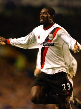 十四年前，生命定格28岁，他在喀麦隆被尊以国葬