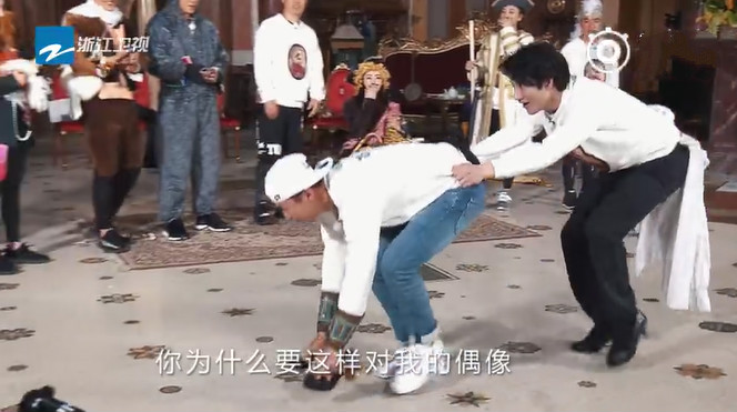 奔跑吧鹿晗郑恺撞门是哪一期,奔跑吧第一季迪丽热巴古堡