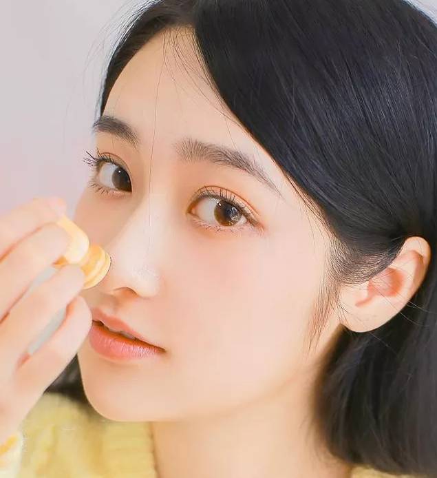 洗脸涂护肤品的顺序,洗脸时做什么动作美容