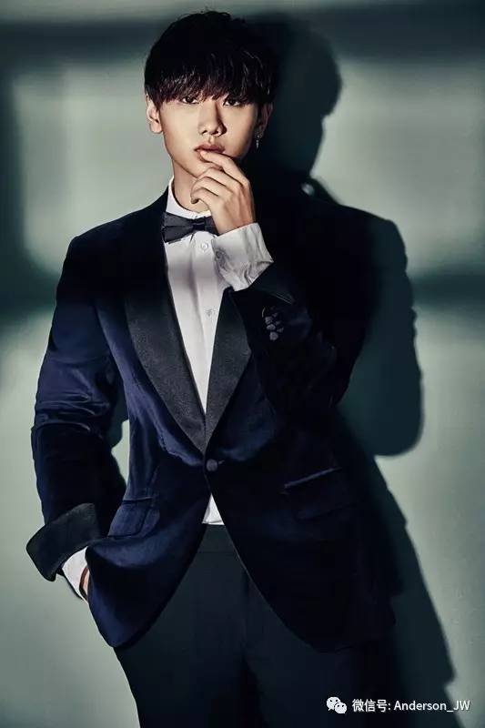 八卦｜他不仅承包了最红的影视剧OST，衣品也能拿高分