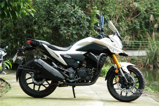 1-2万公认最好的旅游摩托车,国内值得买的新款摩托车