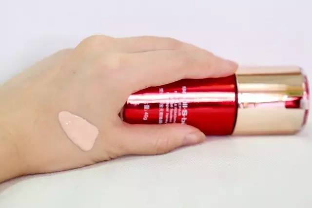 从护肤到化妆,淡斑紧致打造小v脸