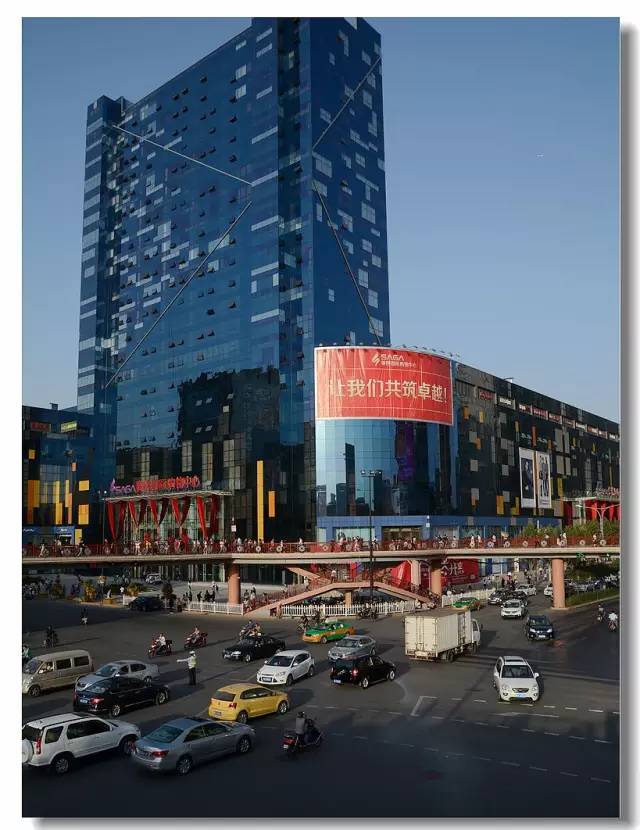 为啥女孩都喜欢去小寨逛,为什么说来西安一定要去小寨