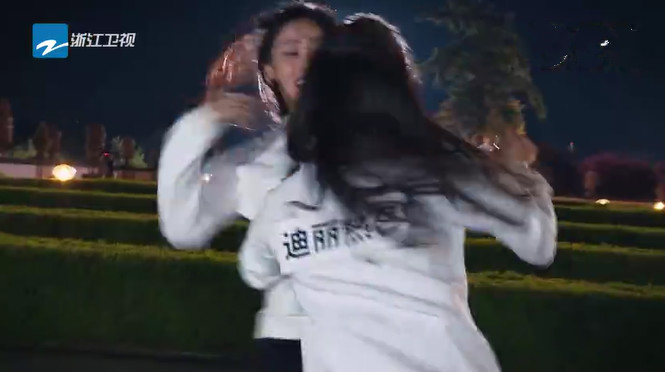 奔跑吧鹿晗郑恺撞门是哪一期,奔跑吧第一季迪丽热巴古堡