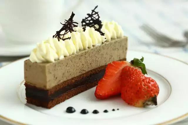 一只卡布奇诺慕斯蛋糕,卡糖慕斯蛋糕