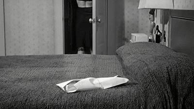 45秒美女沐浴戏拍7天，这部精分神作碾压99%的恐怖片