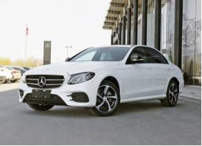 香港与大陆一路之隔,香港大陆两地车