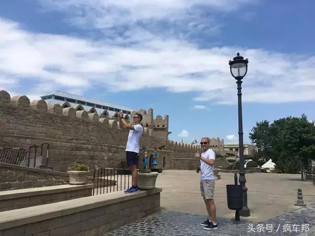 巴库，让我为之疯狂，歇斯底里