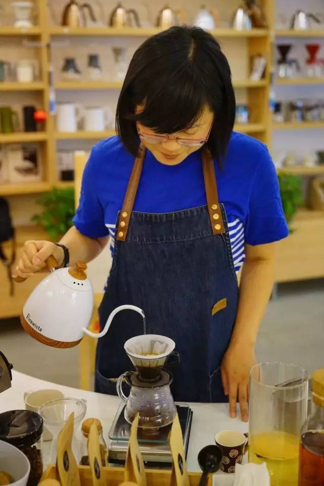 手磨手冲咖啡教程,袋装咖啡手冲咖啡视频教程