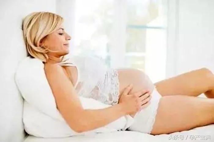 胎动吓坏妈妈的视频,孕妇超神奇的胎动