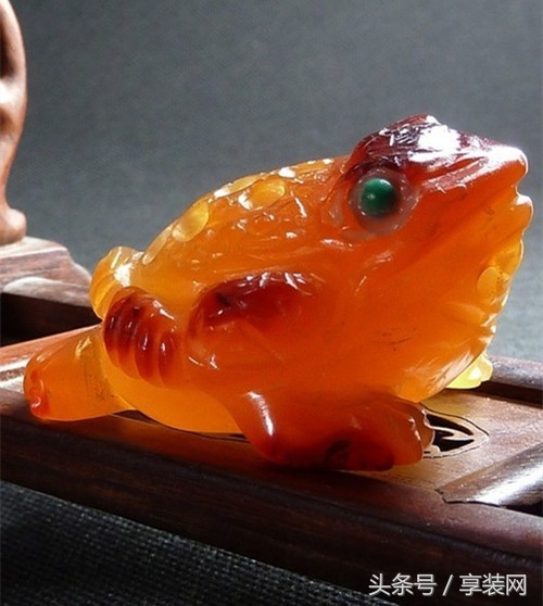 三脚金蟾摆件有什么讲究,三足蟾蜍风水