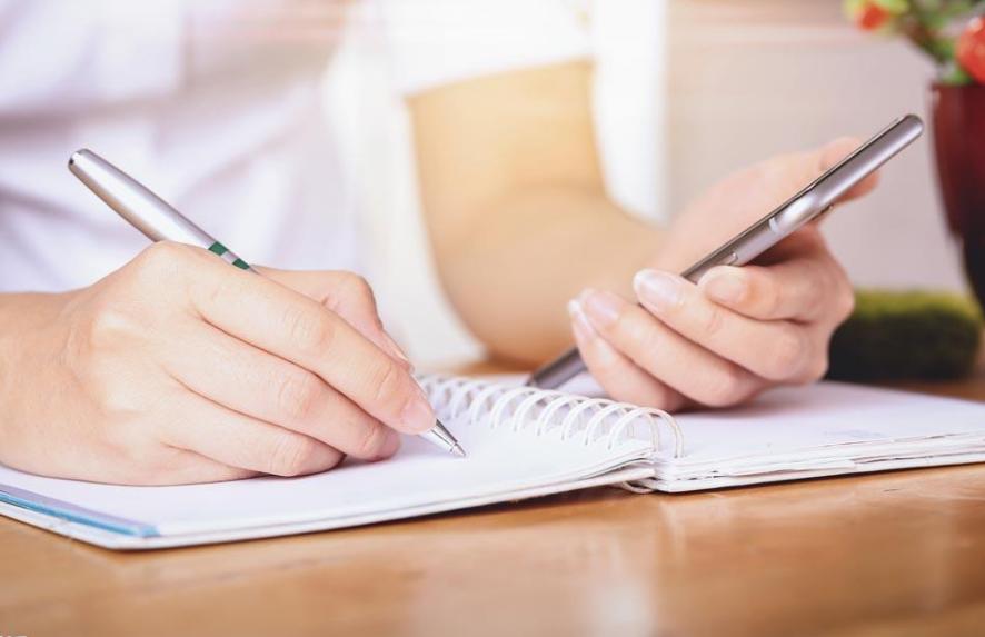 网贷不留紧急联系人合法吗,银行贷款审核会让联系人到现场吗