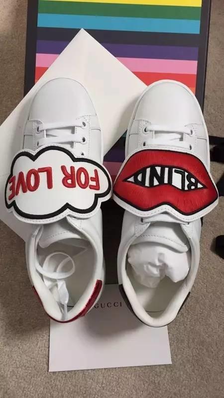 杨幂的最近穿的运动鞋,杨幂穿的薄荷绿运动鞋