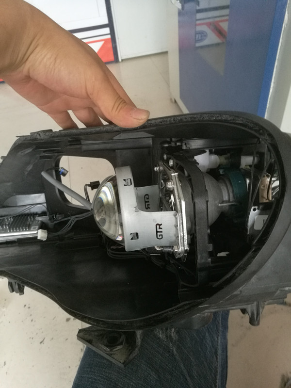 菏泽大众辉腾来夜狼汽车照明升级车灯