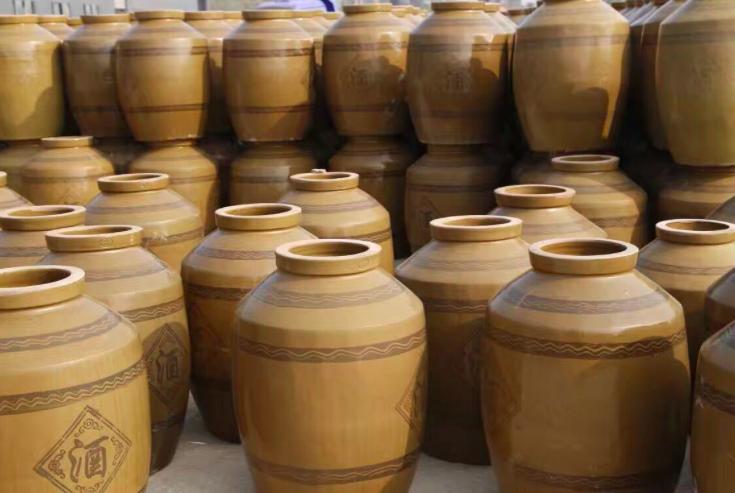 长期存放白酒陶瓷好还是泥罐好,酒缸存酒有釉还是没釉好