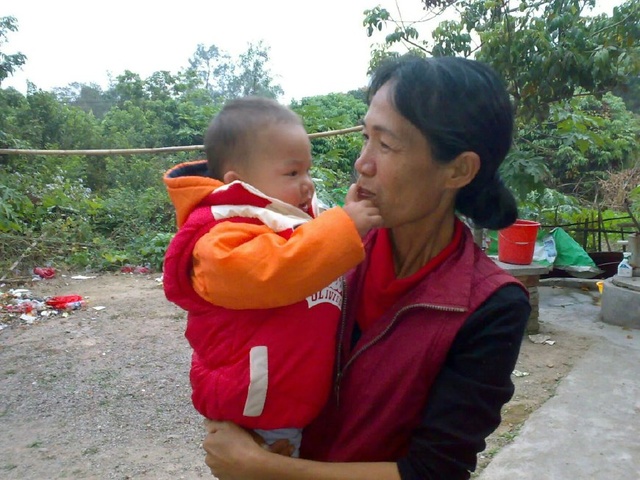 婆婆抠门对孙子都不舍得,婆婆特别抠不舍得给孙子花钱