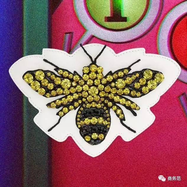 gucci刺绣小白鞋图案,gucci小白鞋金字母