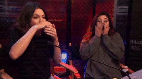 杨幂一口气买了十双的鞋,杨幂穿的薄荷绿运动鞋