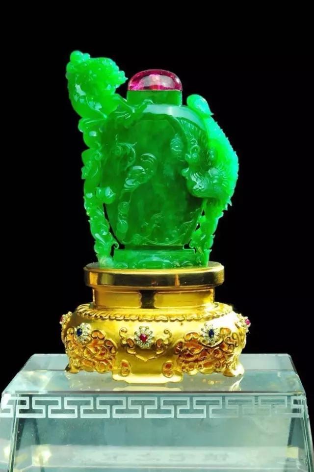 戴了三年玉镯子碎了是什么征兆,戴了3年的玉镯掉地上碎了