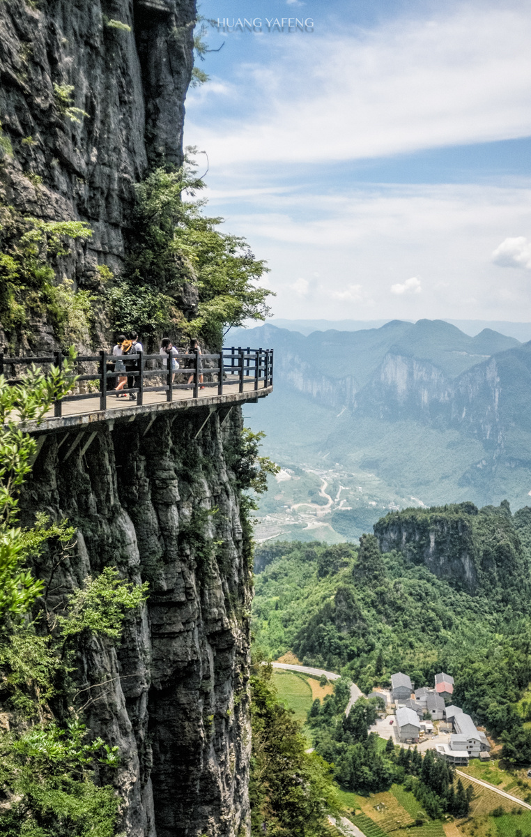 恩施大峡谷落石砸死游客,恩施大峡谷落石砸人