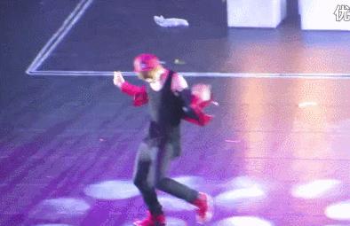 鹿晗喜欢的足球明星,鹿晗篮球球技