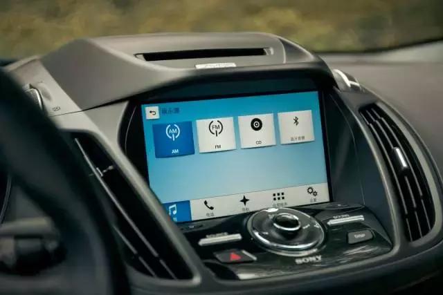 一台能买菜带娃下工地的“超跑”，评测2017款福特翼虎